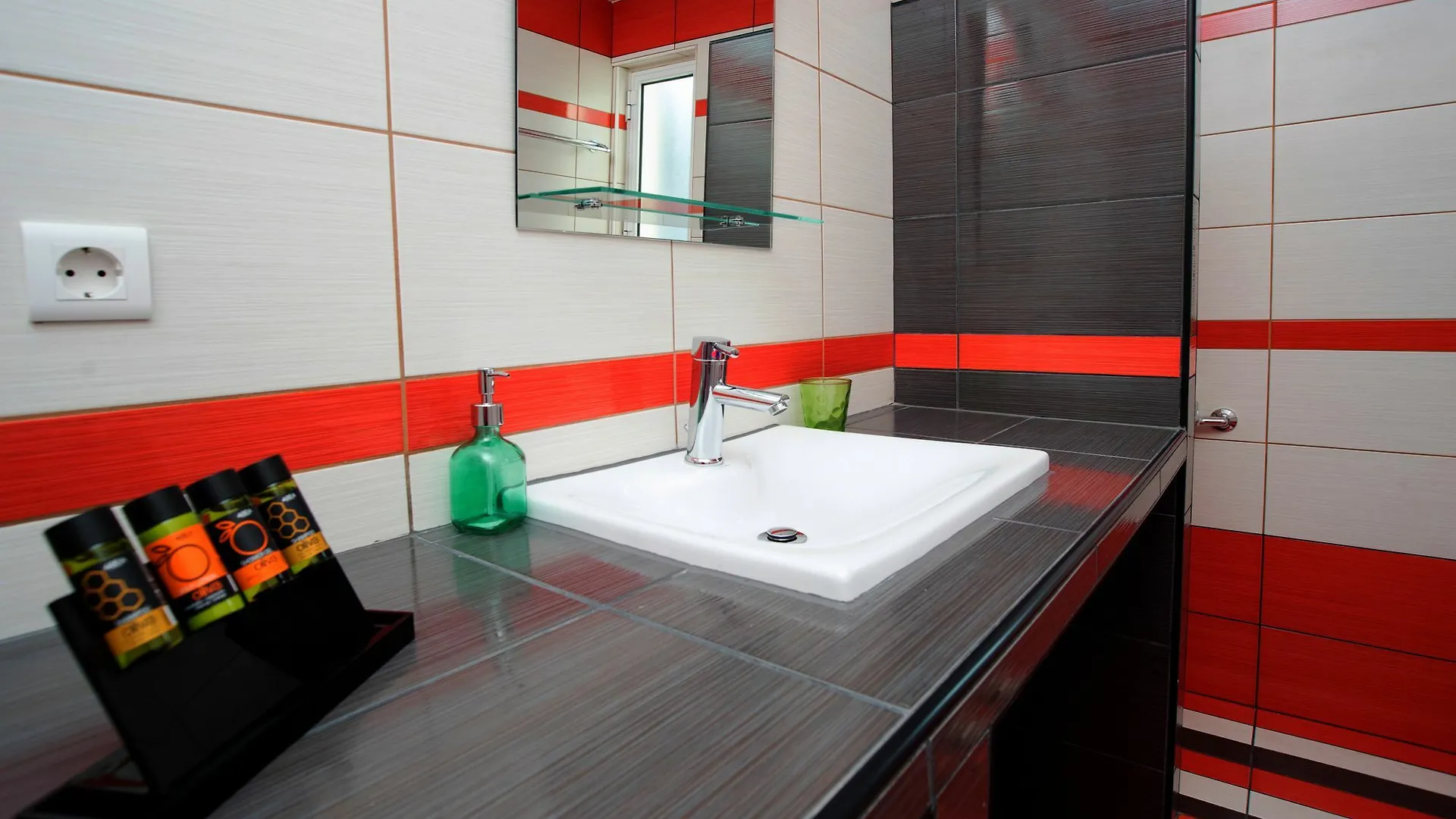 Naiades Luxury Apartments Kalathas