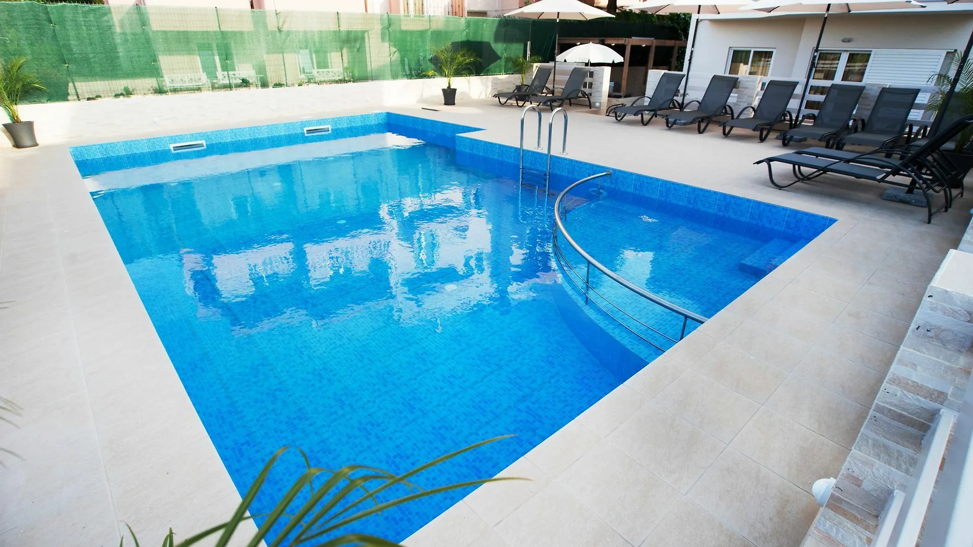 Naiades Luxury Apartments Kalathas Greece