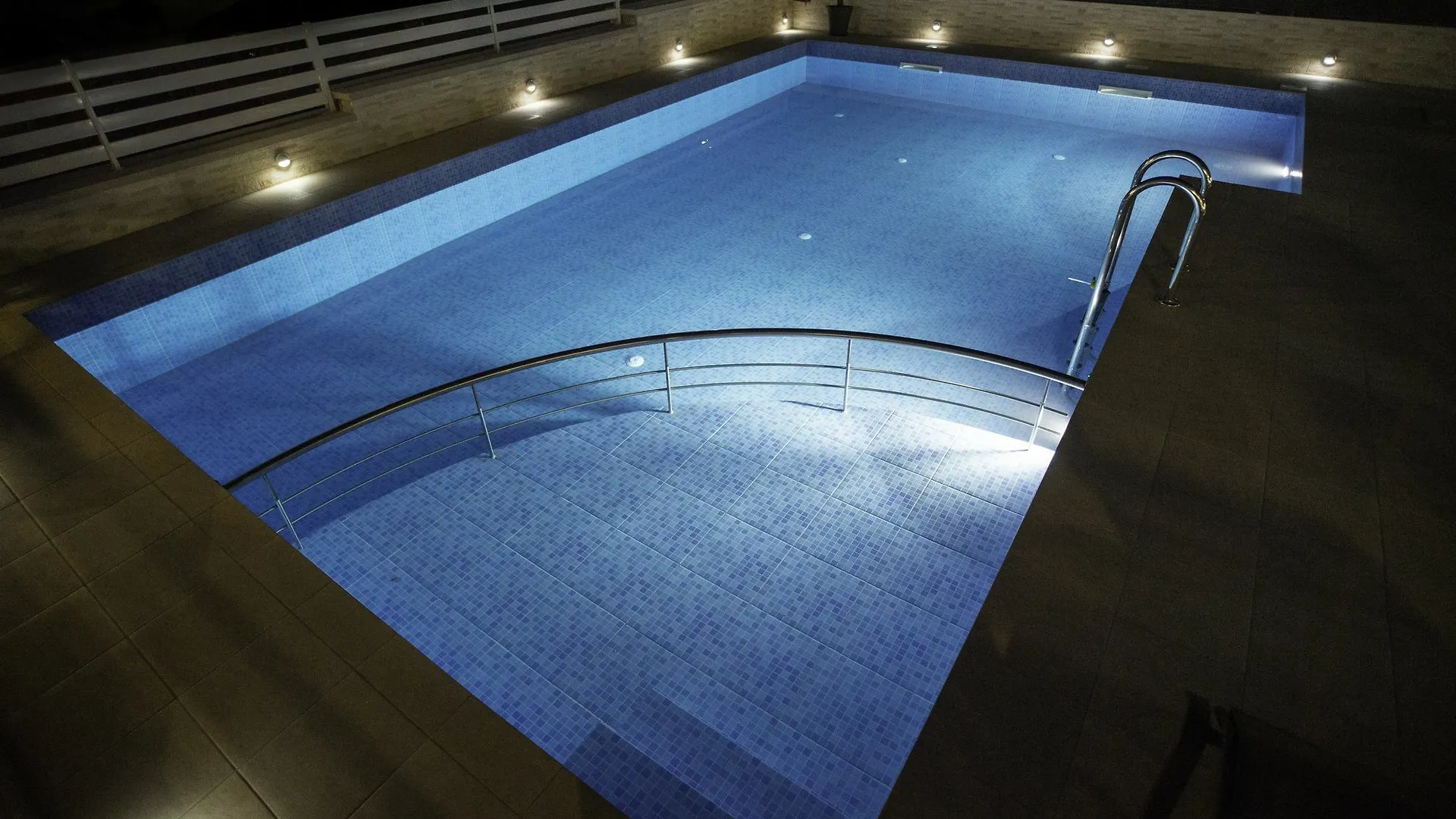 Naiades Luxury Apartments Kalathas